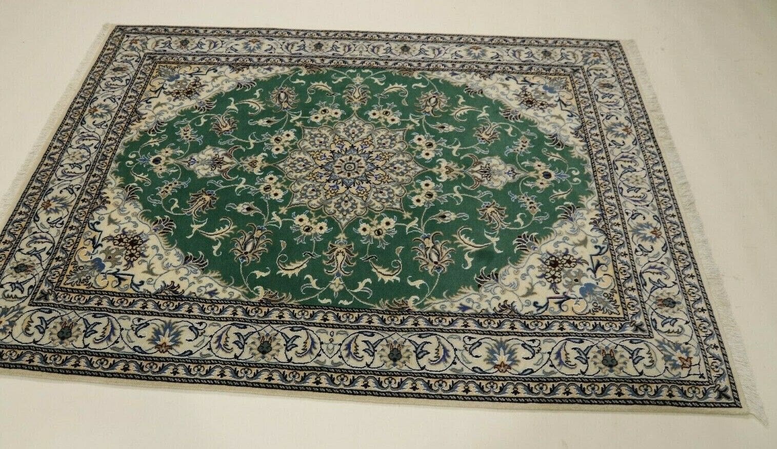 Persian Rug Nain 237 x 168 cm Wool Hand-knotted
