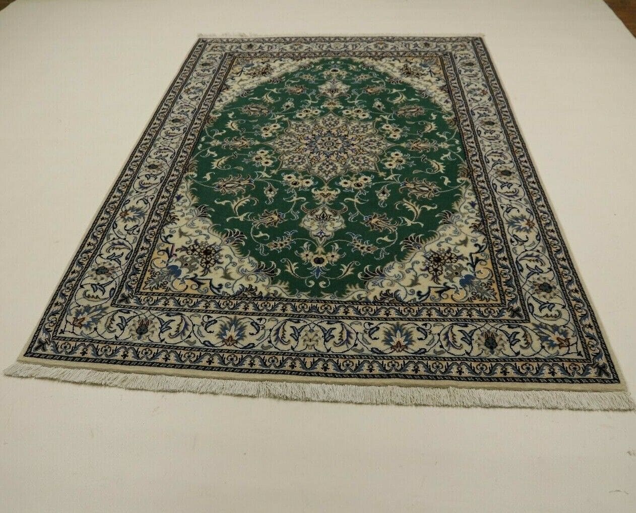 Persian Rug Nain 237 x 168 cm Wool Hand-knotted