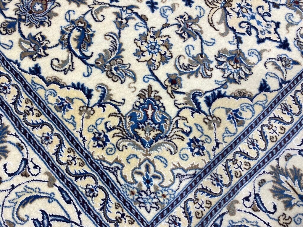 Persian Rug Nain 207 x 193 cm Wool Hand-knotted