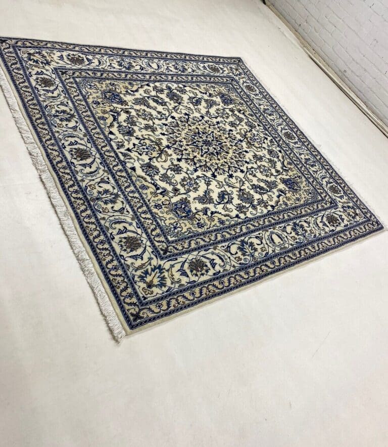Persian Rug Nain 207 x 193 cm Wool Hand-knotted