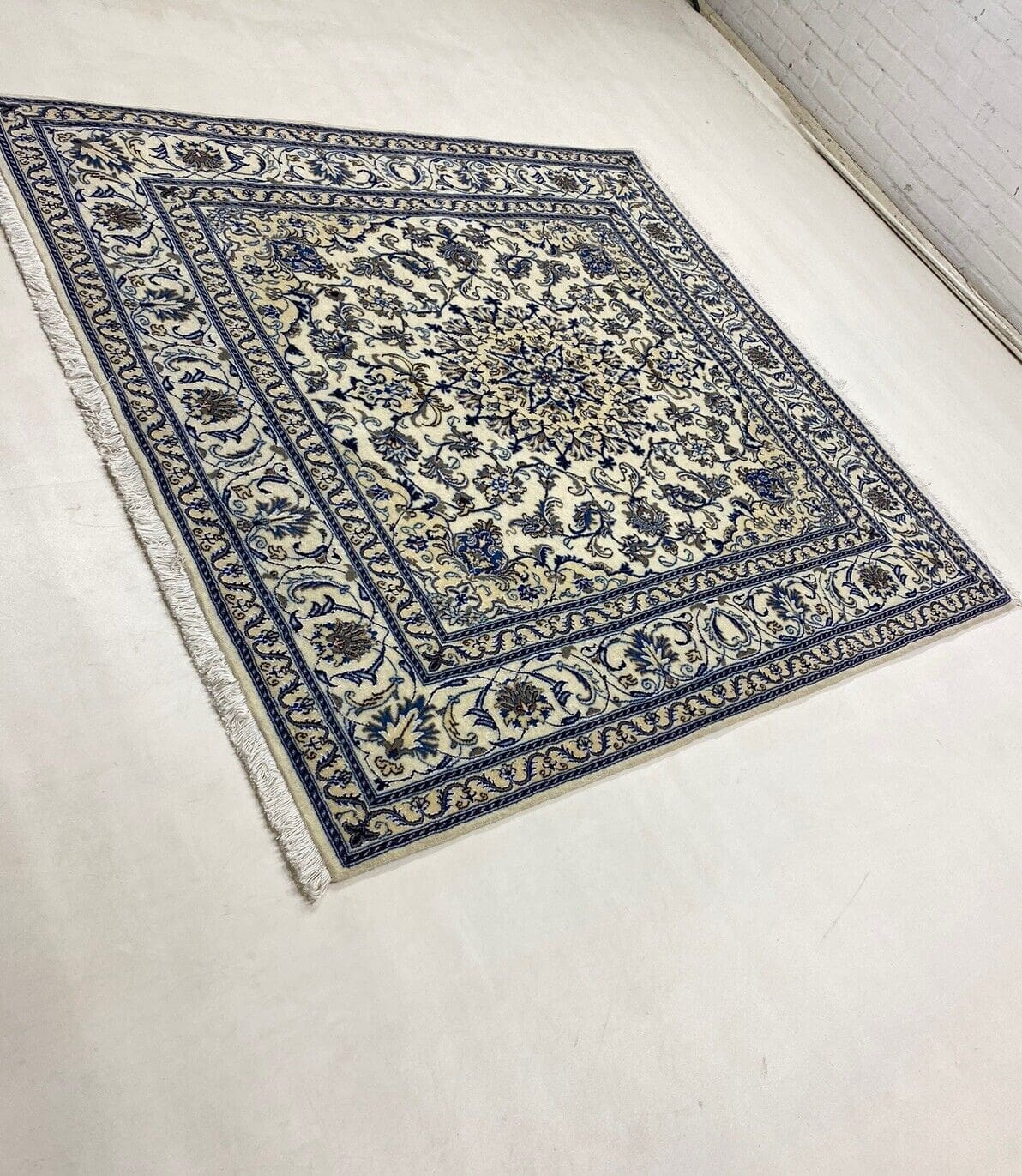 Persian Rug Nain 207 x 193 cm Wool Hand-knotted
