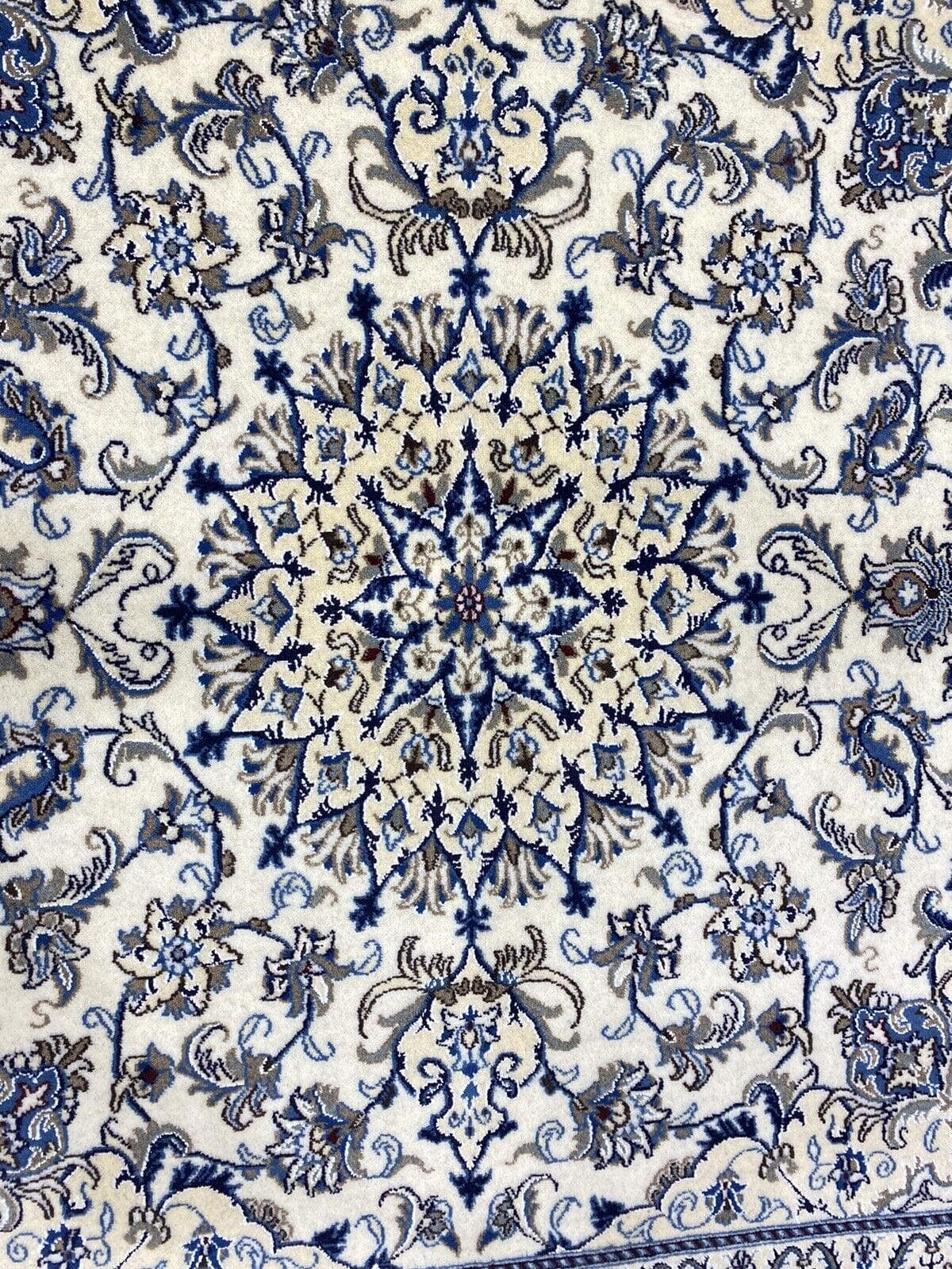 Persian Rug Nain 207 x 193 cm Wool Hand-knotted