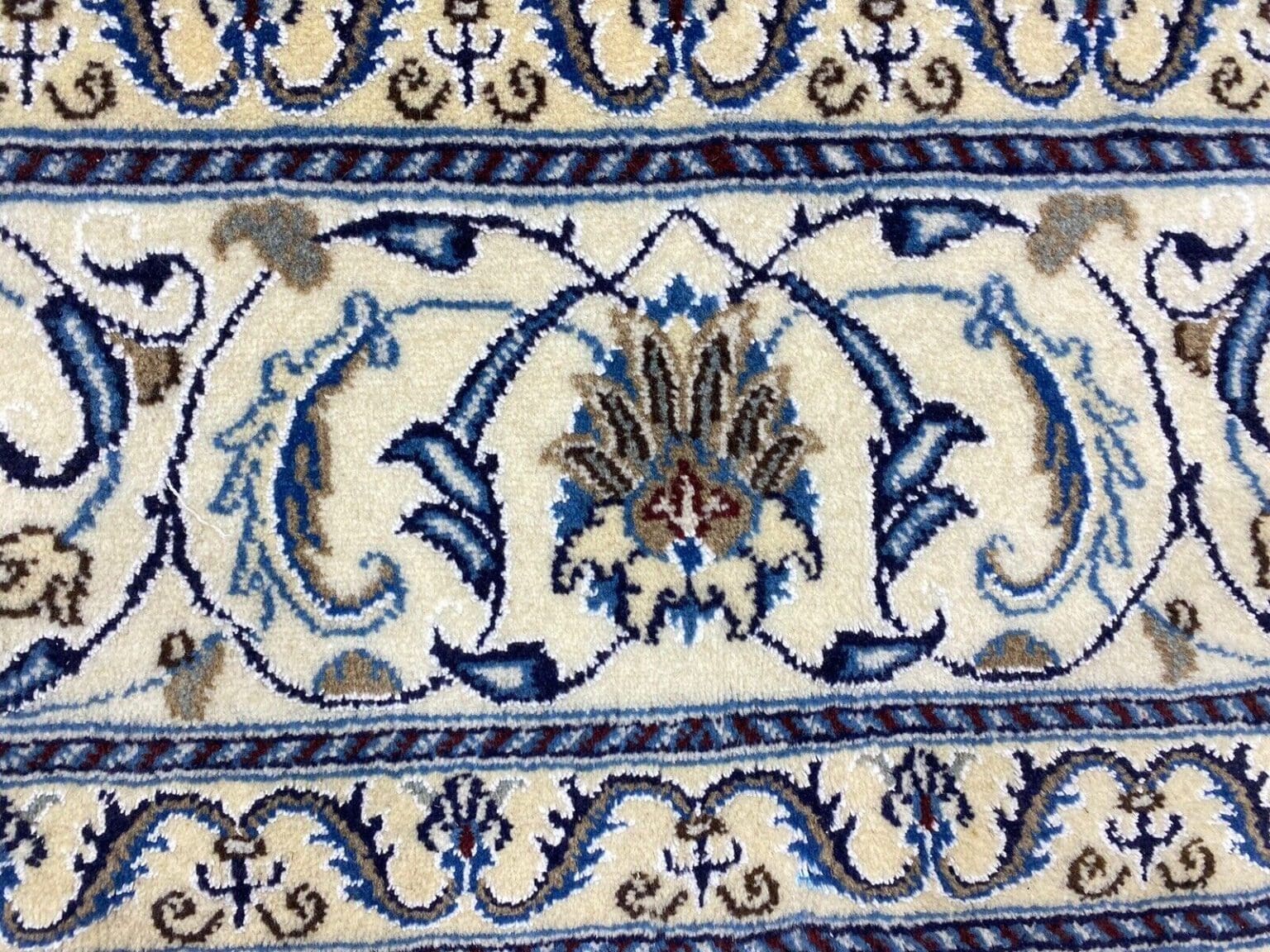 Persian Rug Nain 207 x 193 cm Wool Hand-knotted
