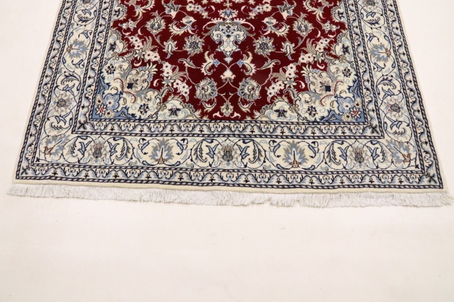 Persian Rug Nain 237 x 164 cm Wool Hand-knotted