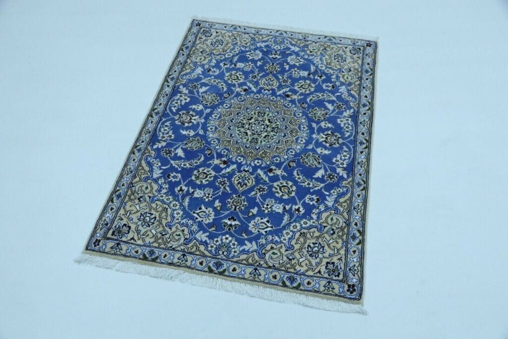Persian Rug Nain 135 x 91 cm Wool Hand-knotted