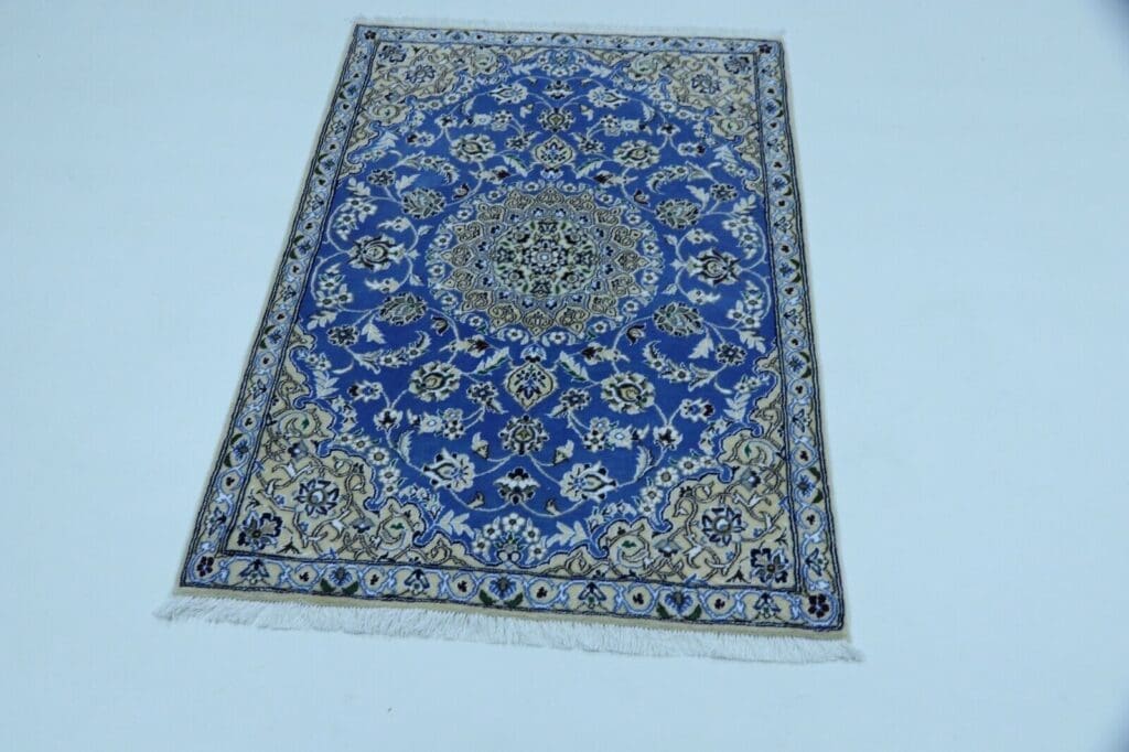 Persian Rug Nain 135 x 91 cm Wool Hand-knotted