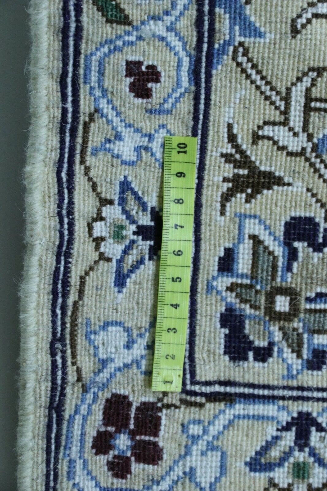 Persian Rug Nain 135 x 91 cm Wool Hand-knotted