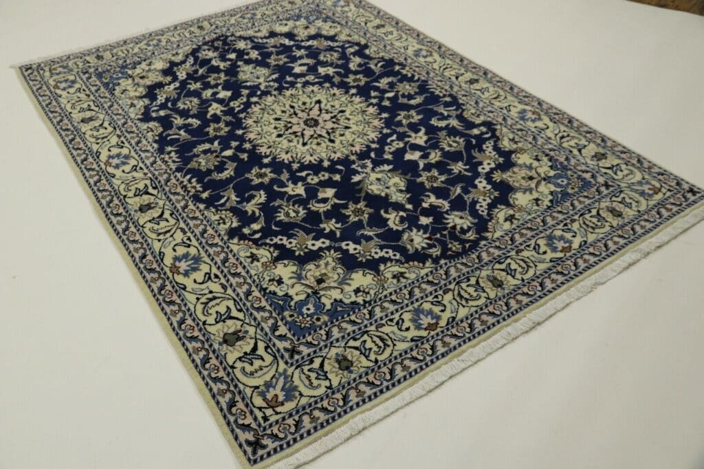 wunderschoner-orientteppich-super-nain-mit-seide-230-x-169-cm-300000 Persian Rug Nain 230 x 169 cm Wool Hand-knotted