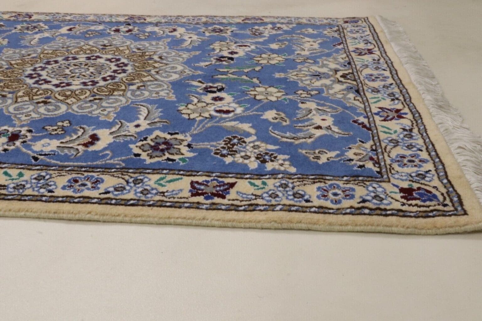 wunderschoner-nain-9-la-perserteppich-298-x-82-cm-mit-ca-500000-knoten-m-1-3 Persian Rug Nain 298 x 82 cm Hand-knotted (Sold)