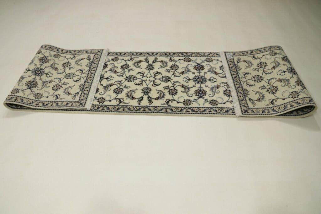 Persian Rug Nain 380 x 80 cm Wool Hand-knotted
