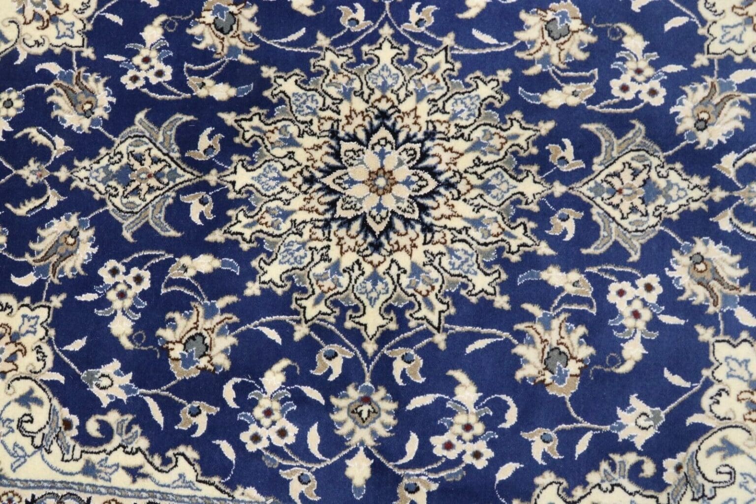perserteppich-nain-198x142-cm-300000-knoten-m-90-schurwolle-10-1-4 Persian Rug Nain 198 x 142 cm Wool Hand-knotted