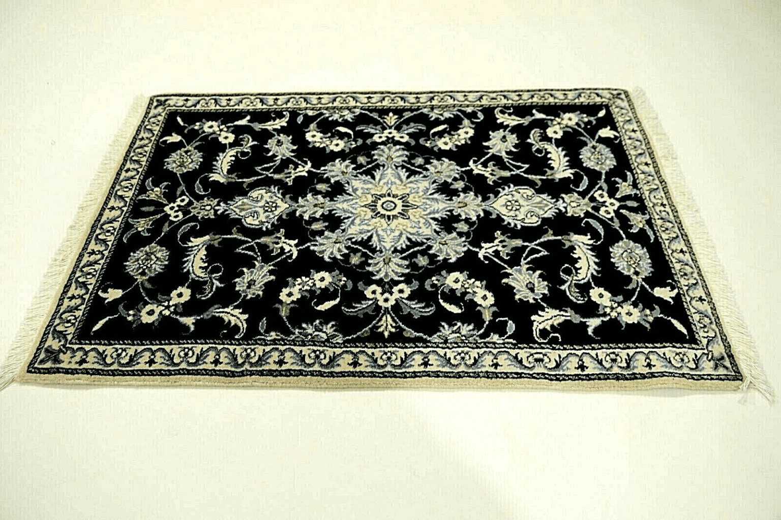 wunderschoner-super-nain-perserteppich-136-x-92-cm-ca-300000-knoten-m-1-1 Persian Rug Nain 136 x 92 cm Wool Hand-knotted