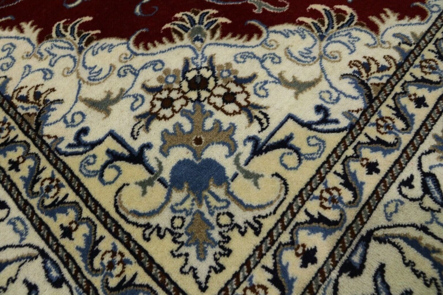 Persian Rug Nain 234 x 170 cm Wool Hand-knotted