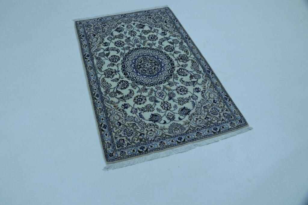 Persian Rug Nain 136 x 89 cm Wool Hand-knotted