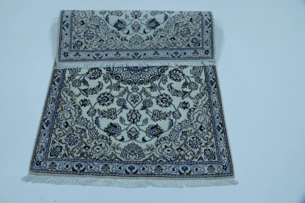 Persian Rug Nain 136 x 89 cm Wool Hand-knotted
