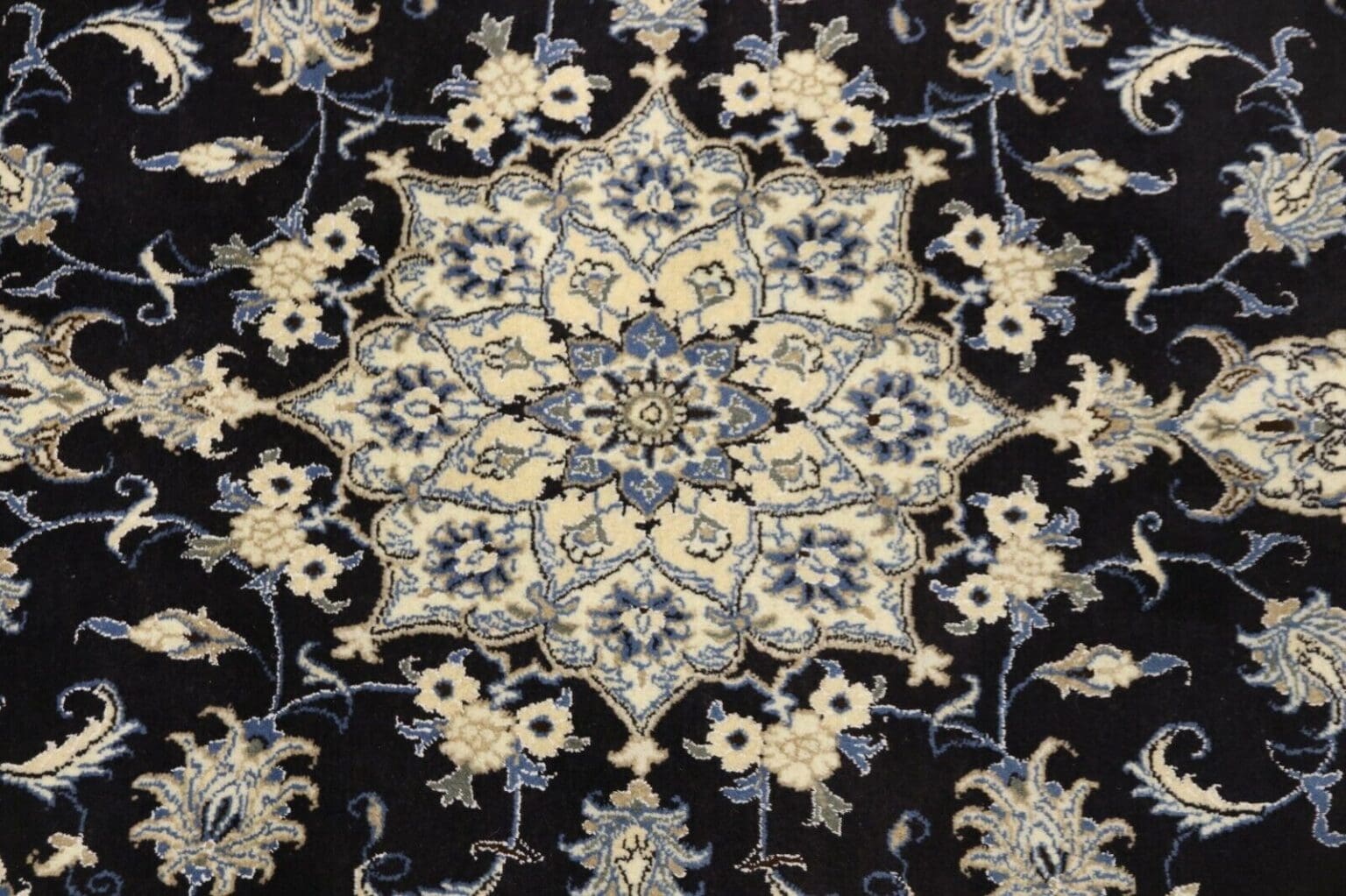 Persian Rug Nain 240 x 166 cm Wool Hand-knotted