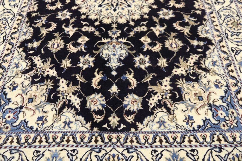 Persian Rug Nain 238 x 169 cm Wool Hand-knotted