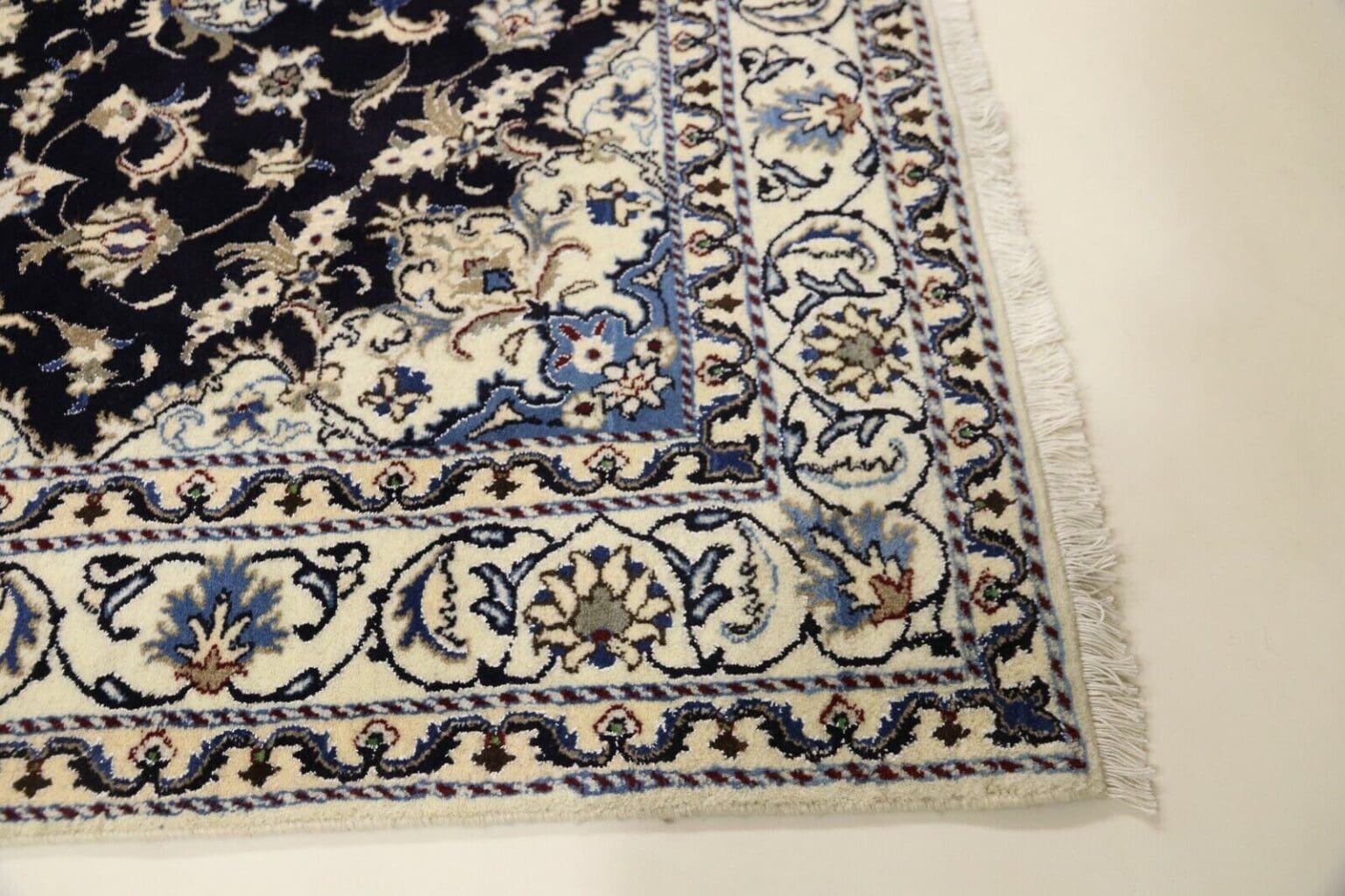 Persian Rug Nain 238 x 169 cm Wool Hand-knotted