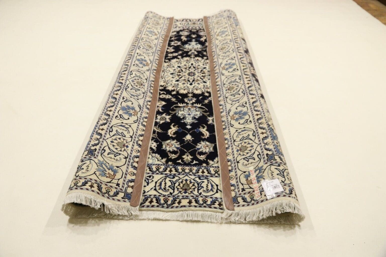 Persian Rug Nain 238 x 169 cm Wool Hand-knotted
