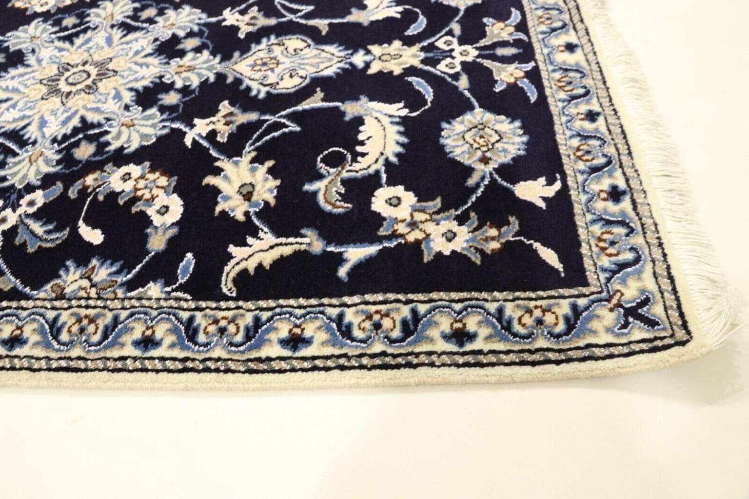 Persian Rug Nain 136 x 84 cm Wool Hand-knotted