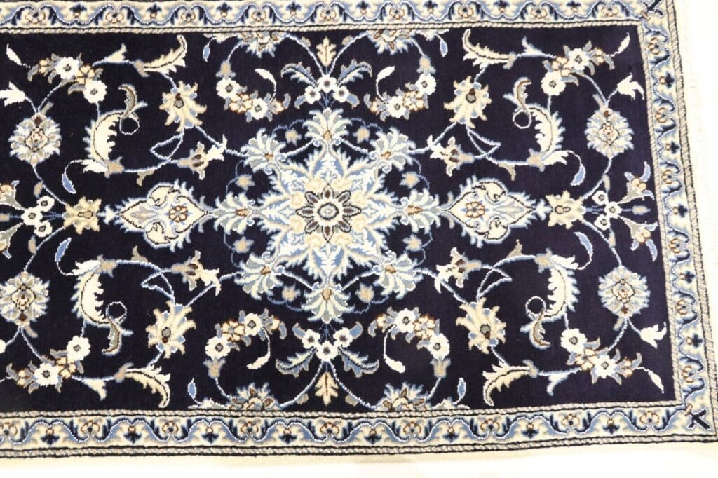 Persian Rug Nain 136 x 84 cm Wool Hand-knotted
