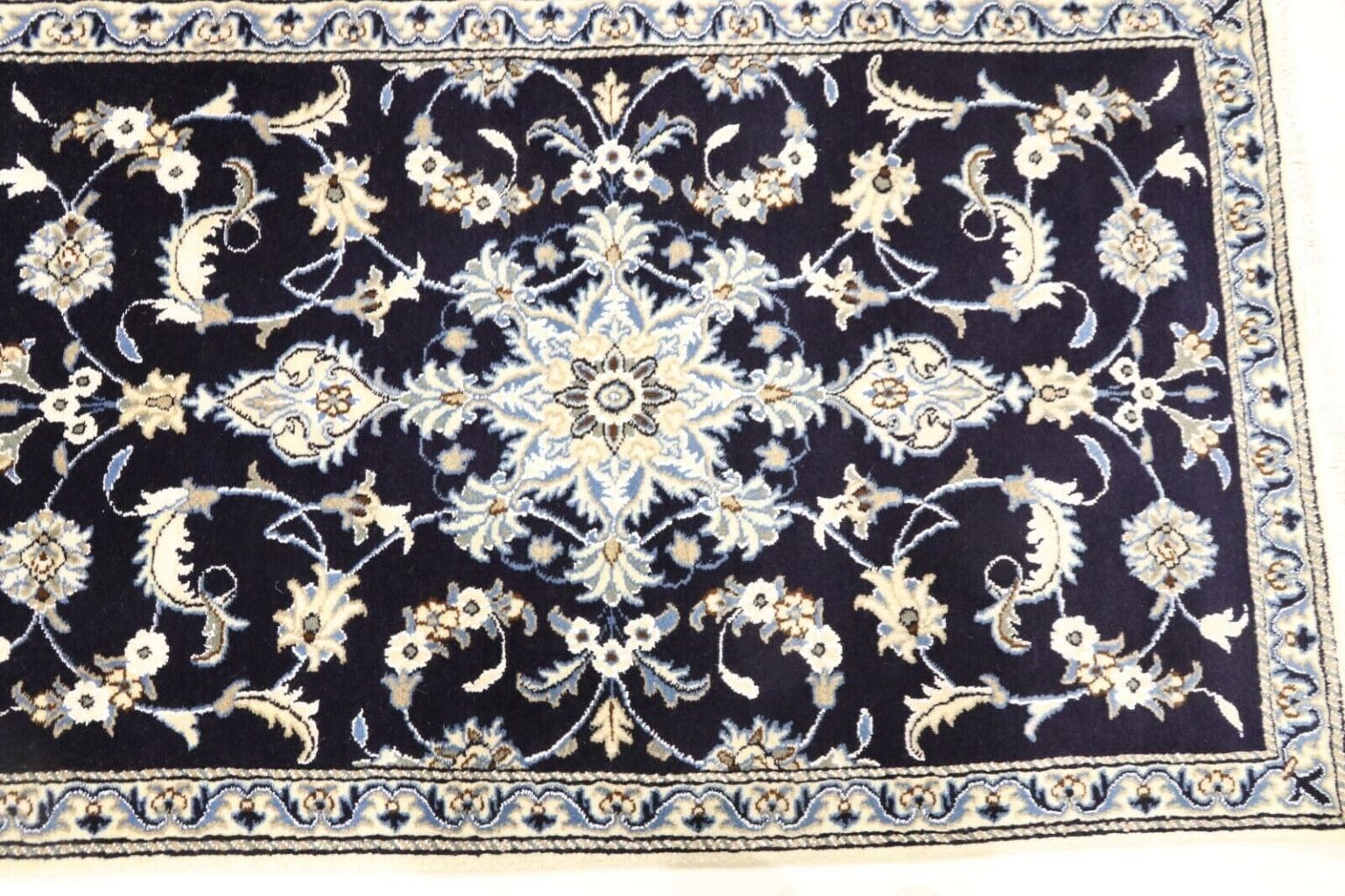 Persian Rug Nain 136 x 84 cm Wool Hand-knotted