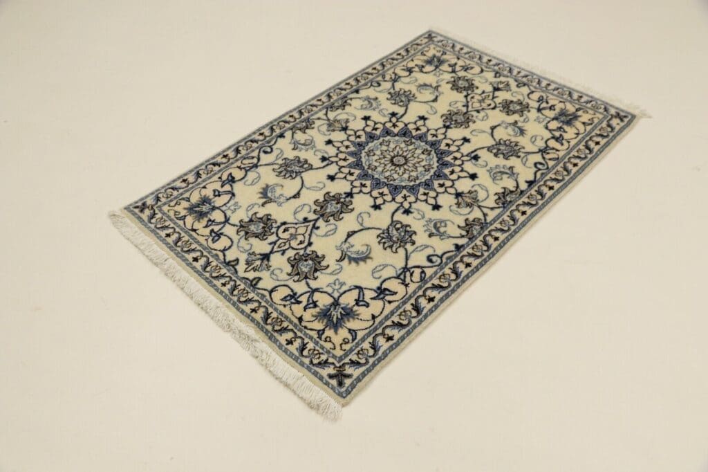 Persian Rug Nain 140 x 88 cm Wool Hand-knotted