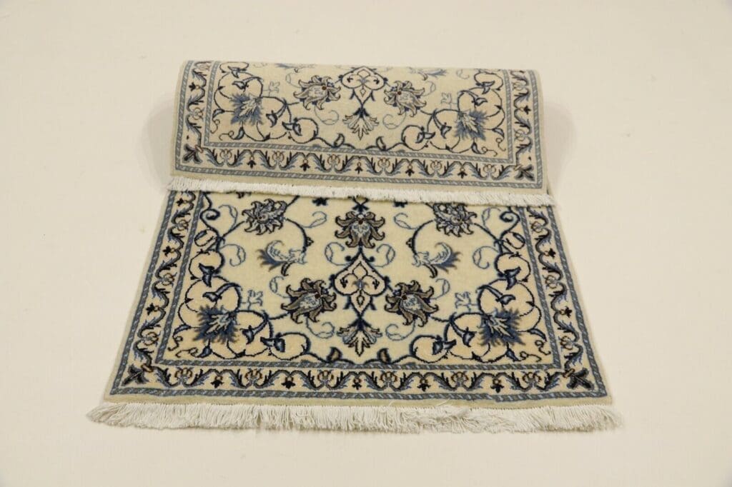 Persian Rug Nain 140 x 88 cm Wool Hand-knotted