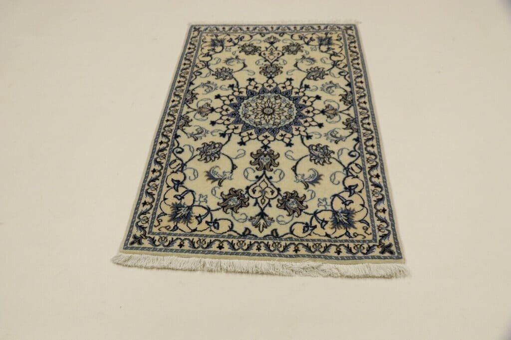 Persian Rug Nain 140 x 88 cm Wool Hand-knotted