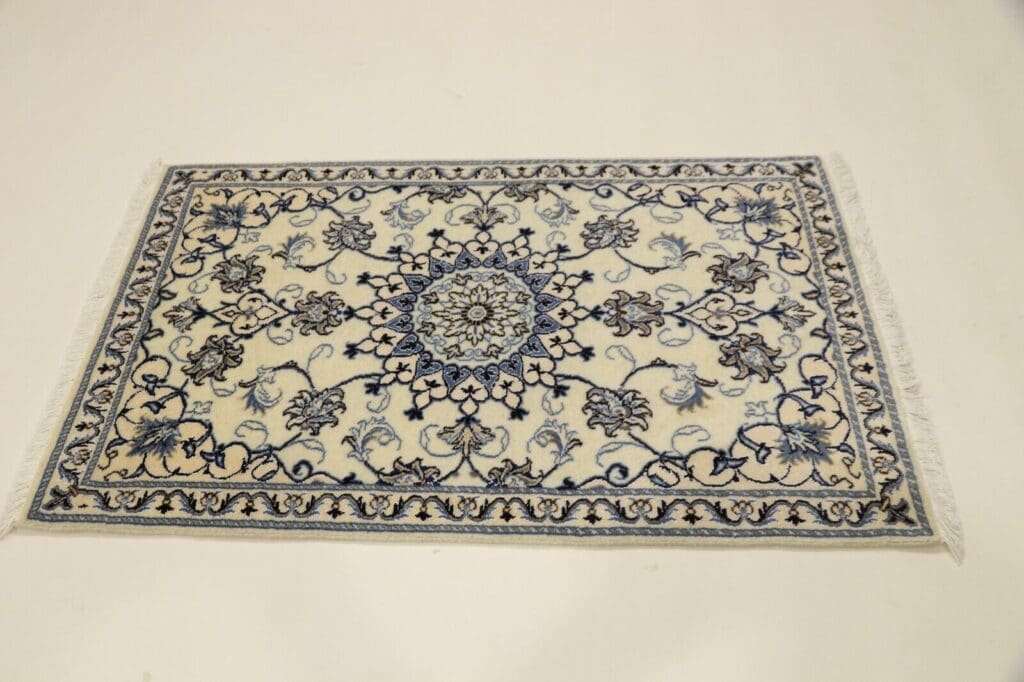 Persian Rug Nain 140 x 88 cm Wool Hand-knotted