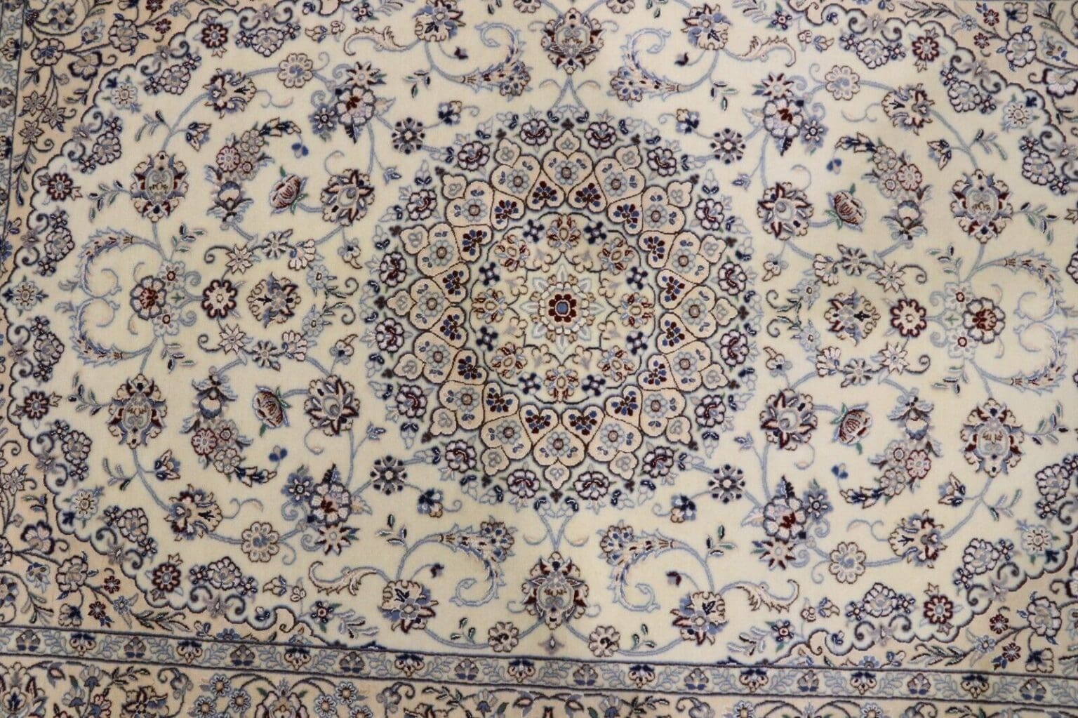 wunderschoner-perserteppich-172-x-117-cm-1000-knoten-m-80-korkwolle-1-2 Persian Rug Nain 172 x 117 cm Cork Wool Hand-knotted