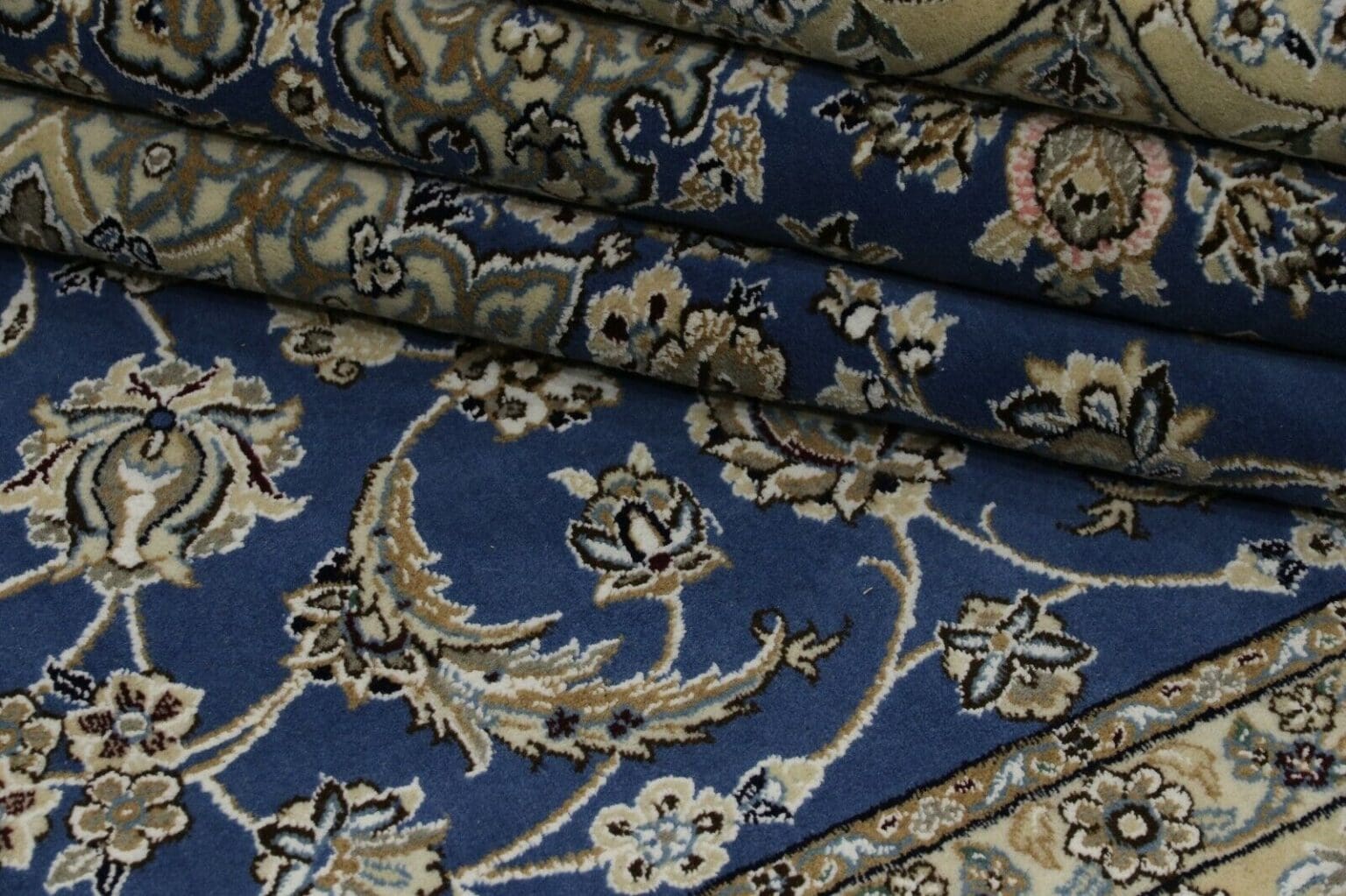 Persian Rug Nain 308 x 206 cm Wool Hand-knotted