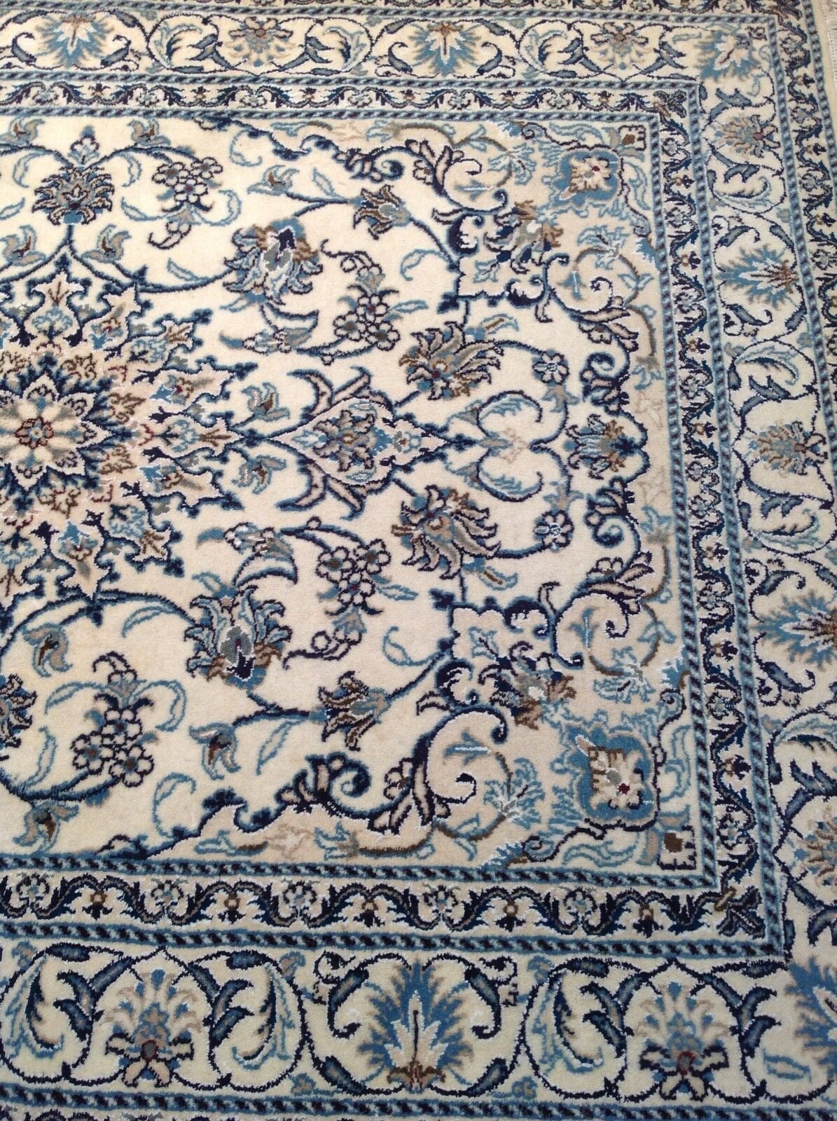 Persian Rug Nain 201 x 154 cm Wool Hand-knotted
