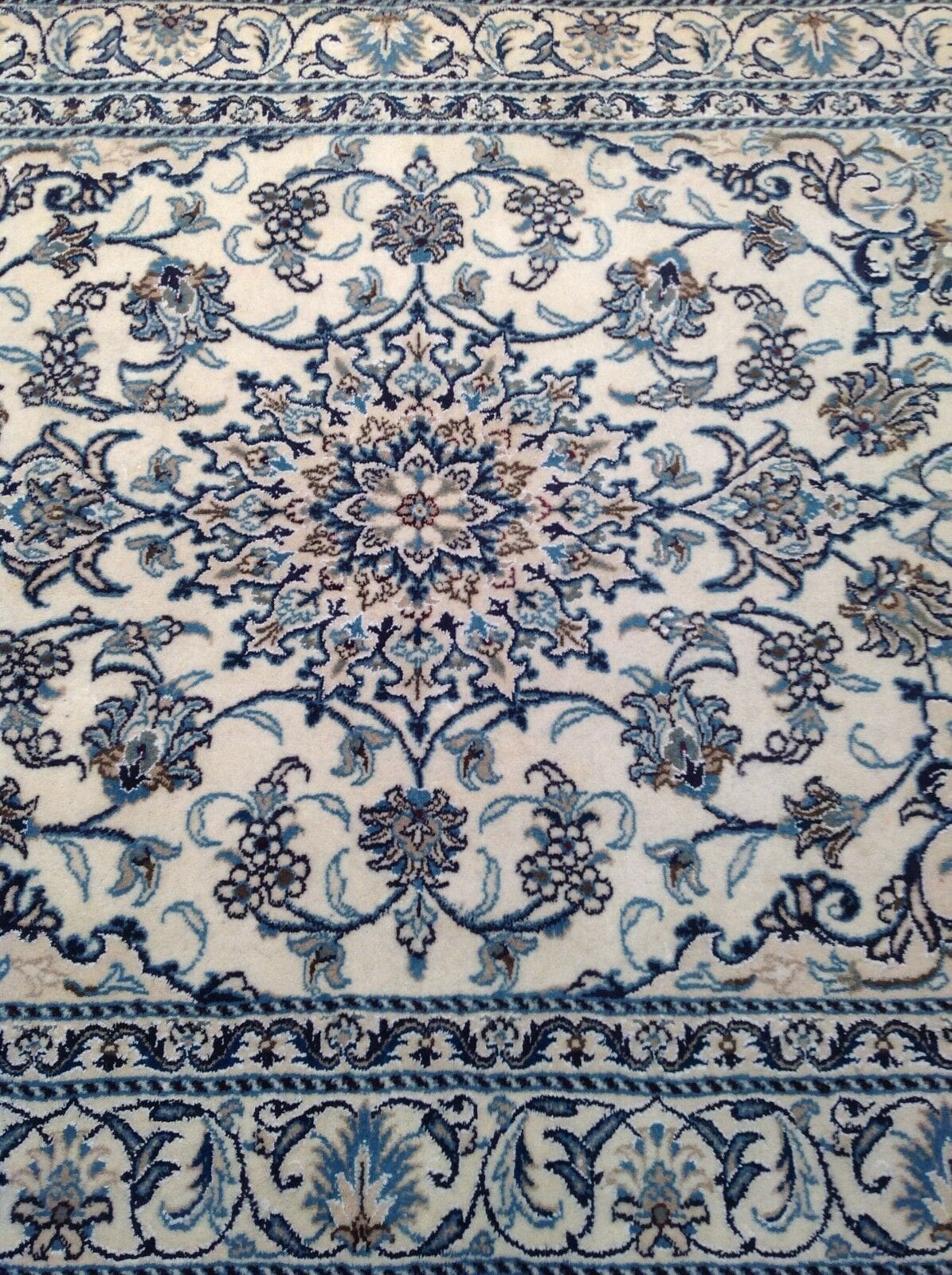 Persian Rug Nain 201 x 154 cm Wool Hand-knotted