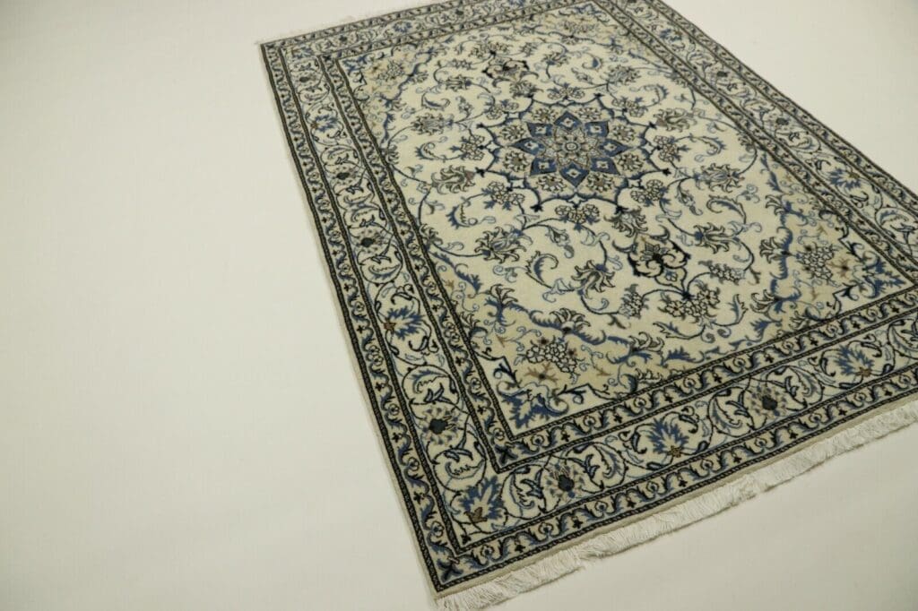 wunderschoner-orientteppich-nain-mit-seide-230-x-168-cm-ca-300000-3 Persian Rug Nain 230 x 168 cm Wool Hand-knotted