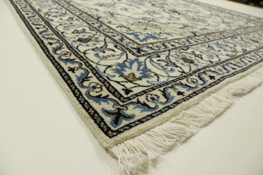wunderschoner-orientteppich-nain-mit-seide-230-x-168-cm-ca-300000-4 Persian Rug Nain 230 x 168 cm Wool Hand-knotted