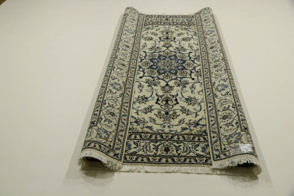 wunderschoner-orientteppich-nain-mit-seide-230-x-168-cm-ca-300000-8 Persian Rug Nain 230 x 168 cm Wool Hand-knotted