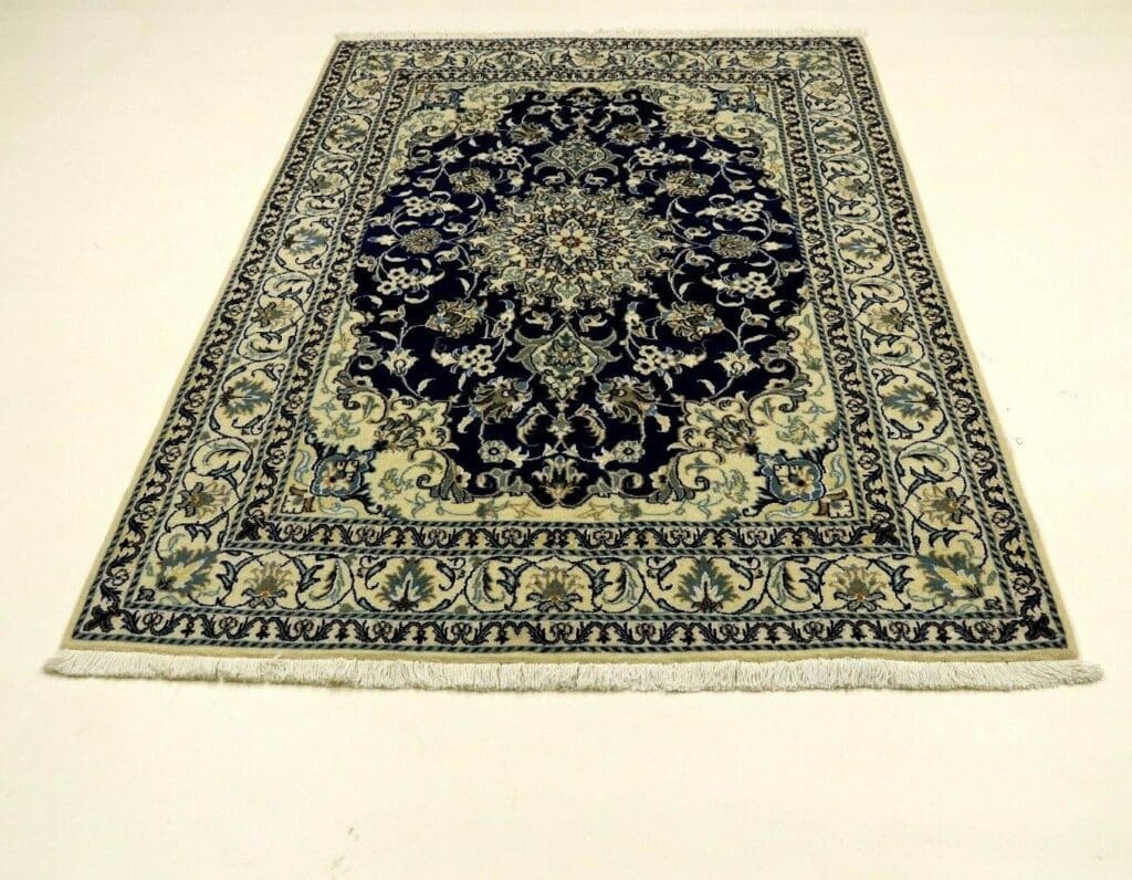 Persian Rug Nain 196 x 150 cm Wool Hand-knotted