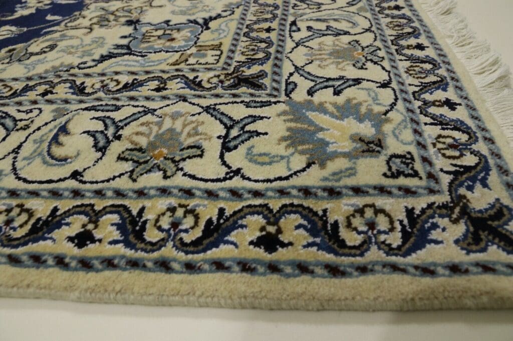 Persian Rug Nain 196 x 150 cm Wool Hand-knotted