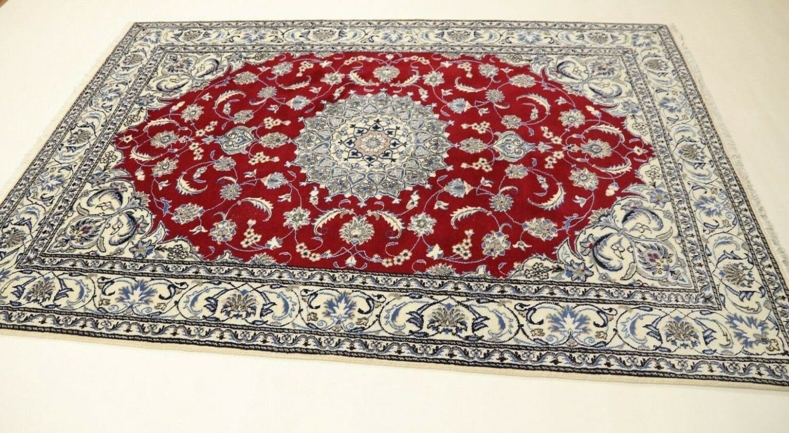 Persian Rug Nain 295 x 194 cm Wool Hand-knotted