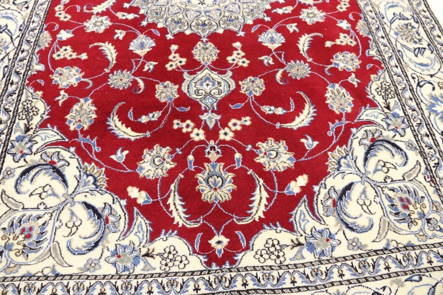Persian Rug Nain 295 x 194 cm Wool Hand-knotted
