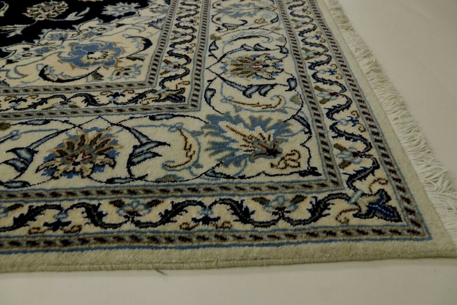 Persian Rug Nain 306 x 198 cm Wool Hand-knotted