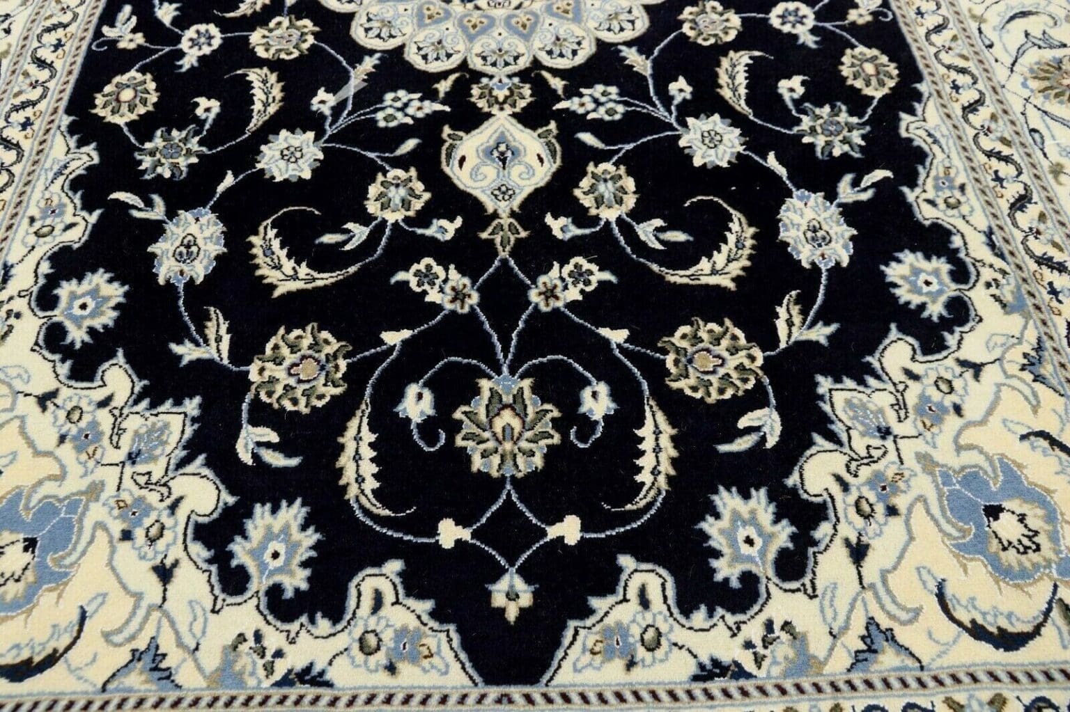 Persian Rug Nain 306 x 198 cm Wool Hand-knotted