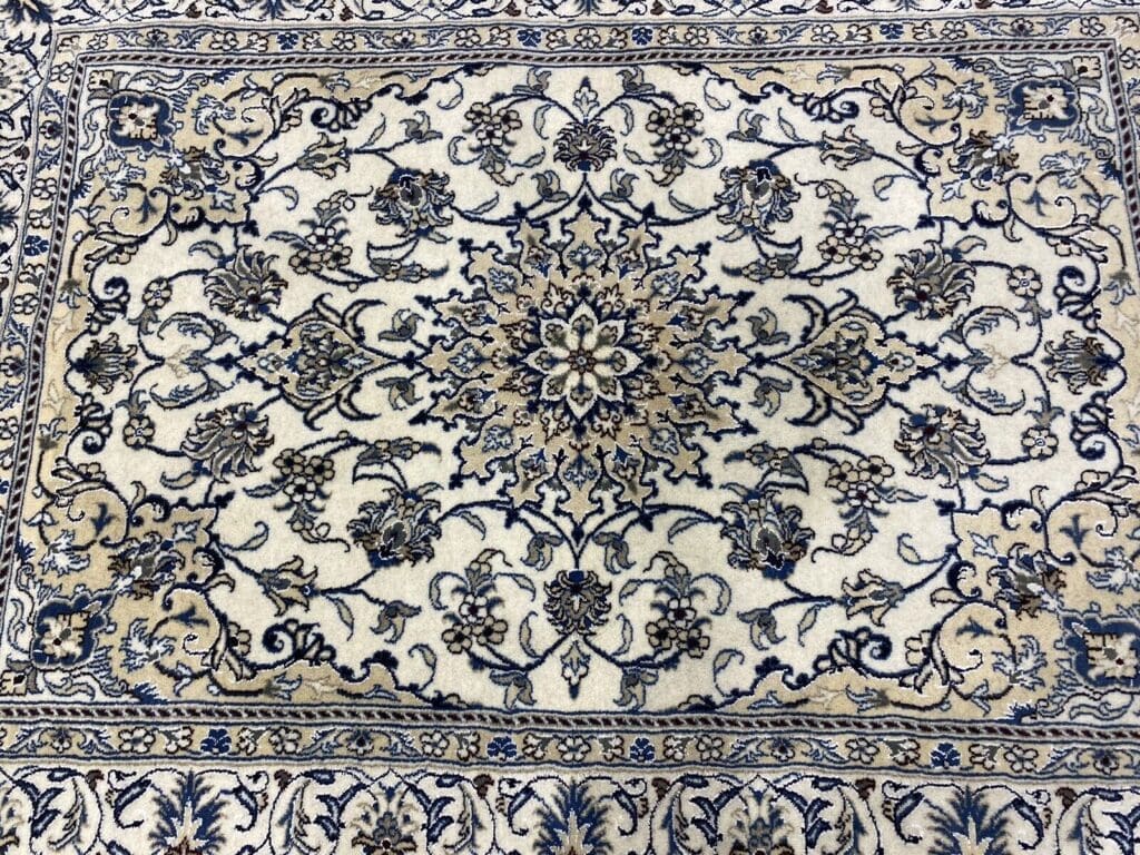 Persian Rug Nain 191 x 150 cm Wool Hand-knotted