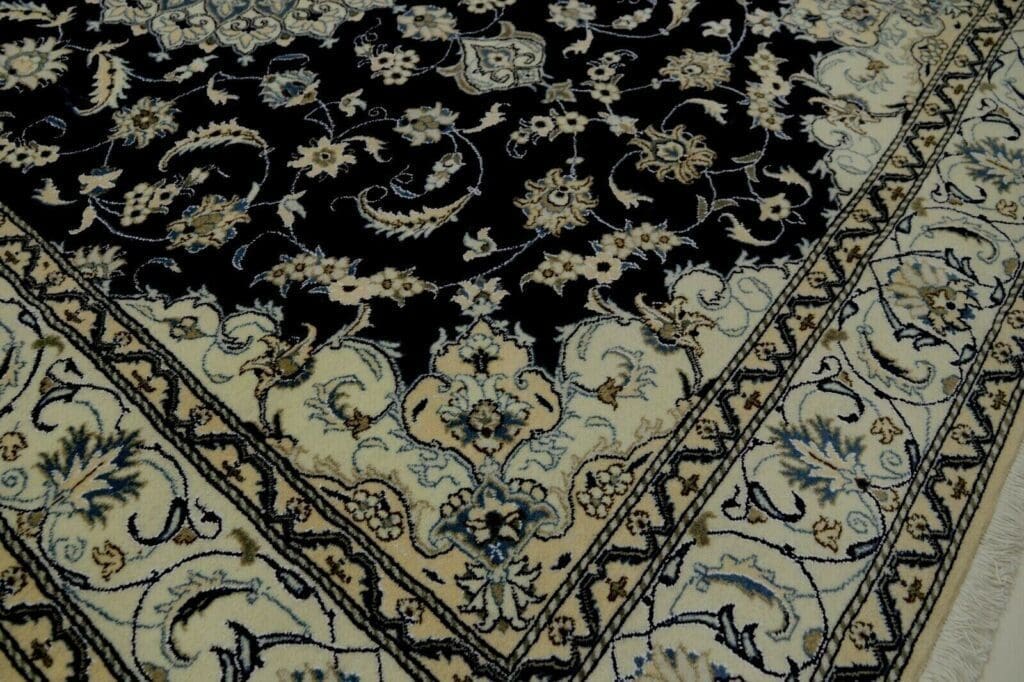 Persian Rug Nain 292 x 196 cm Wool Hand-knotted