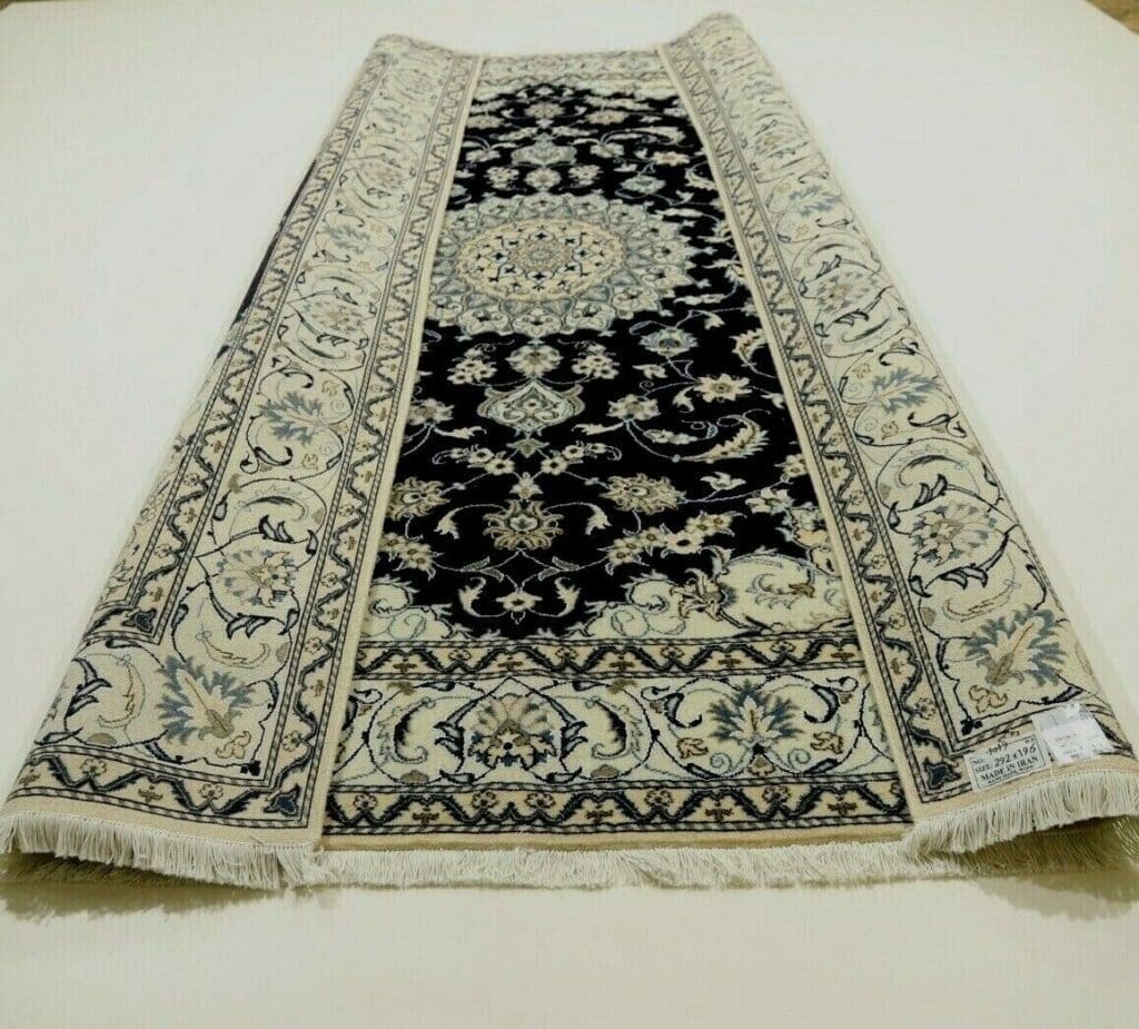 Persian Rug Nain 292 x 196 cm Wool Hand-knotted