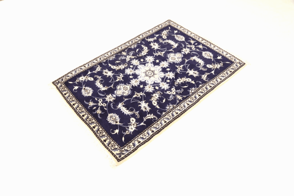 Persian Rug Nain 135 x 92 cm Wool Hand-knotted