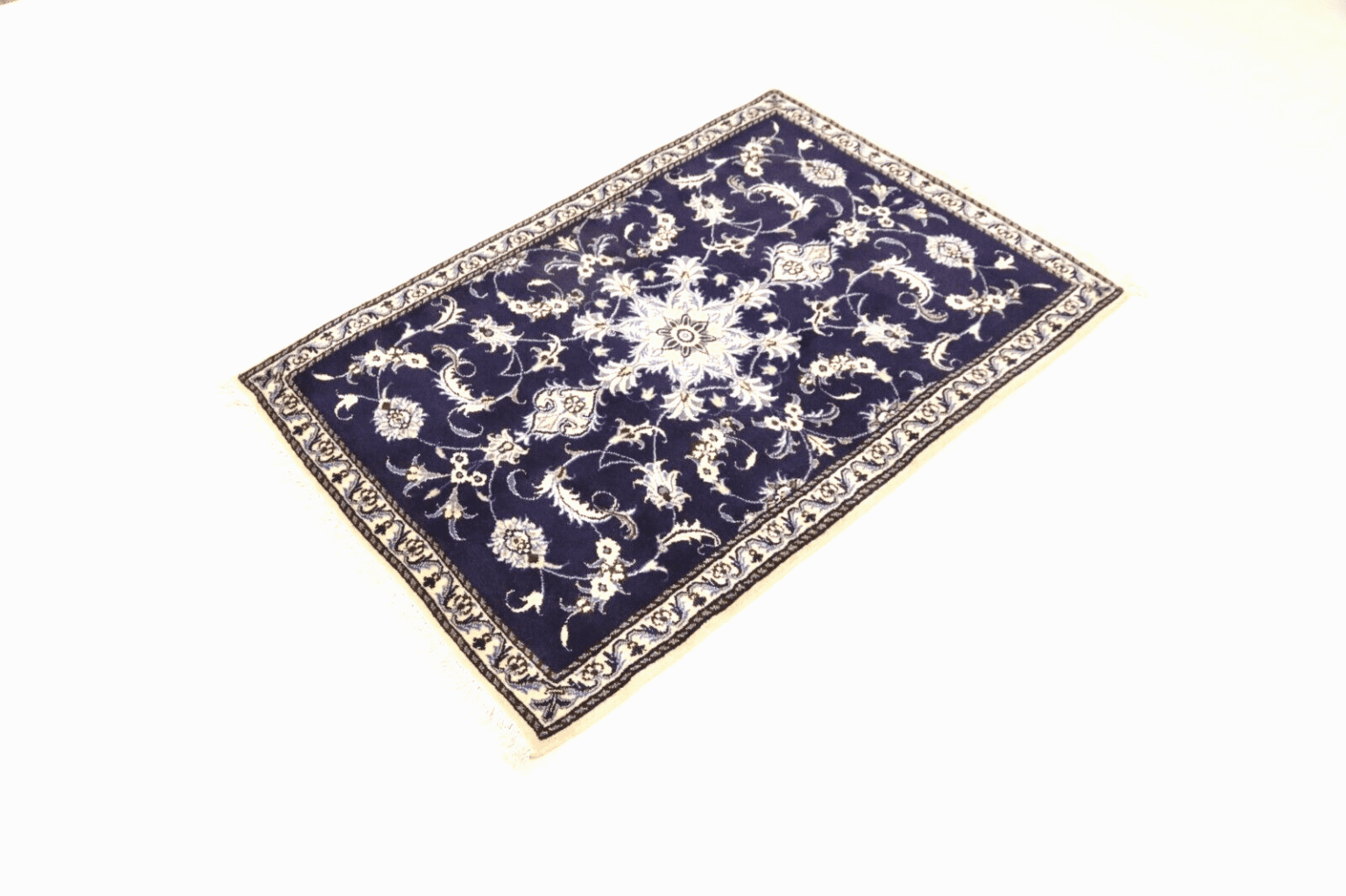 Persian Rug Nain 135 x 92 cm Wool Hand-knotted