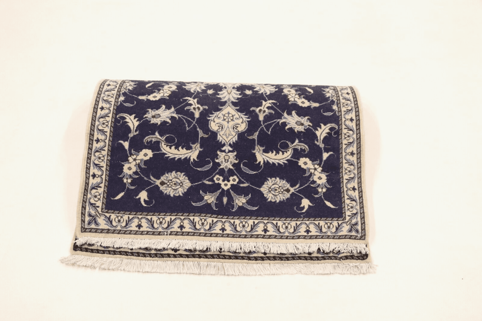Persian Rug Nain 135 x 92 cm Wool Hand-knotted