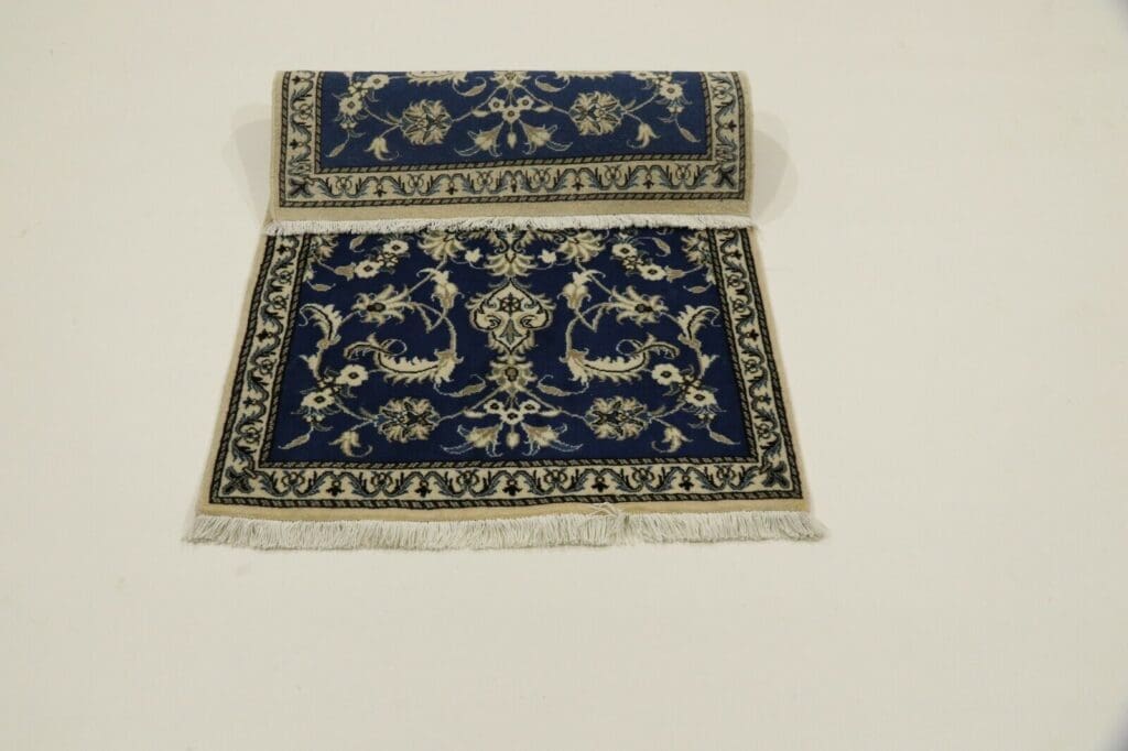 Persian Rug Nain 134 x 89 cm Wool Hand-knotted